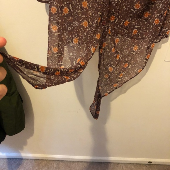 Fire size M cropped front tie floral blouse - Picture 4 of 5